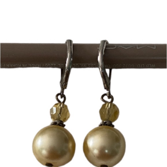 Vintage Citron Pearl and Bead Leverback Earrings - Picture 7 of 9